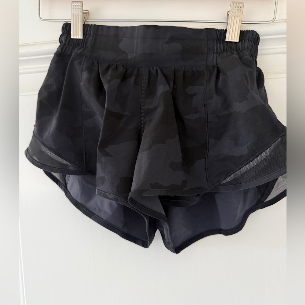 Lululemon Hotty Hot Low Rise Lined Short